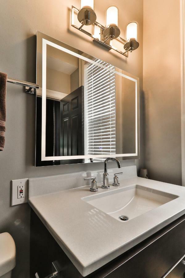 Luxury Apt W/ Spectrum Mood Lighting - Historic Cherokee Street Antique Row Maryland Heights Exteriér fotografie